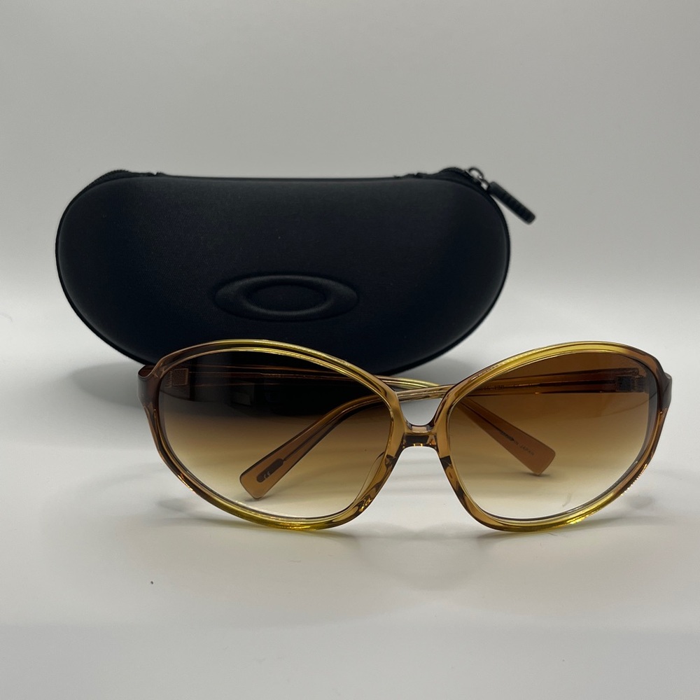 Oliver Peoples Clorette oversized sunglasses + Free Oakley Case